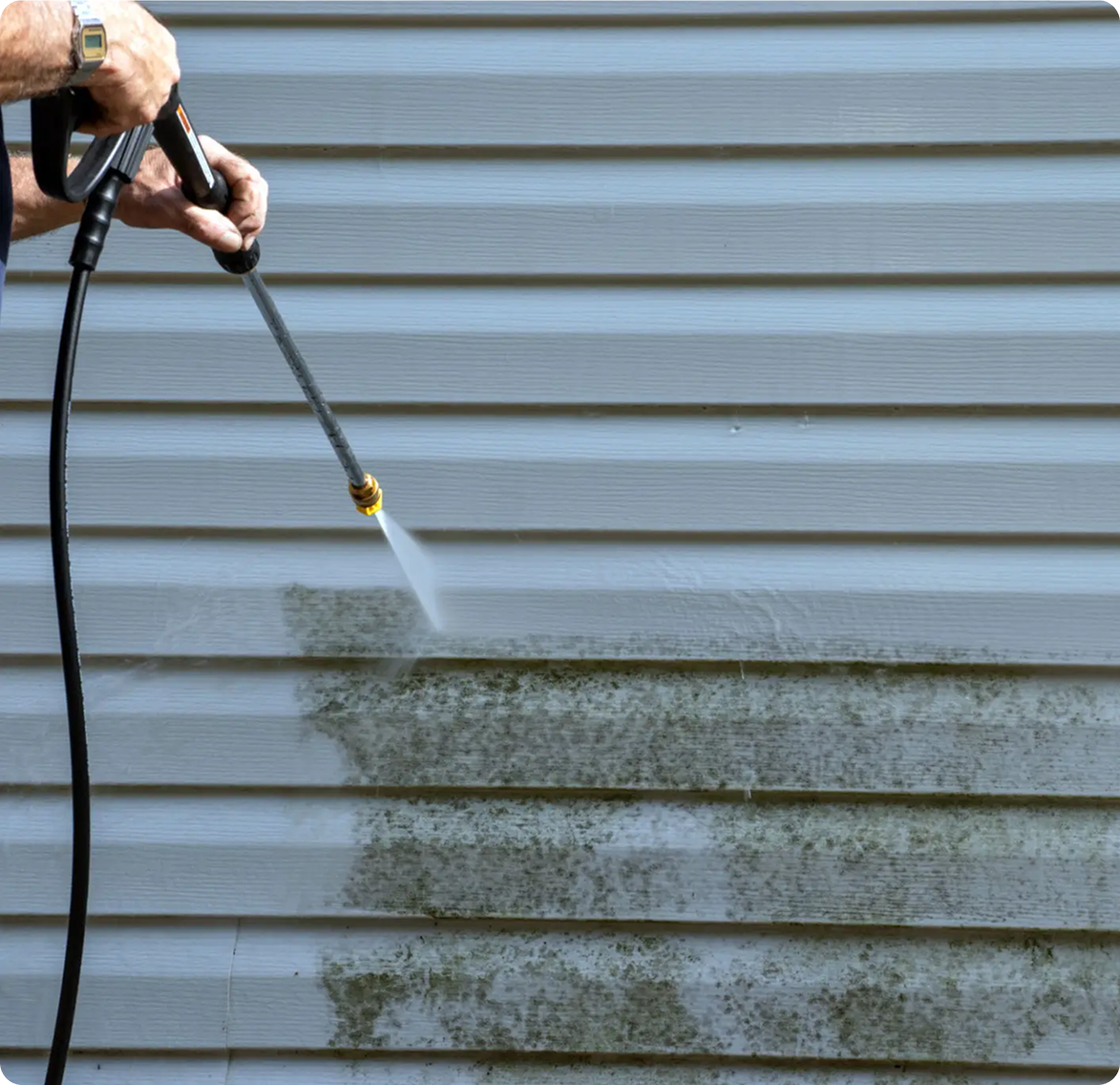 Cleaning mold off siding